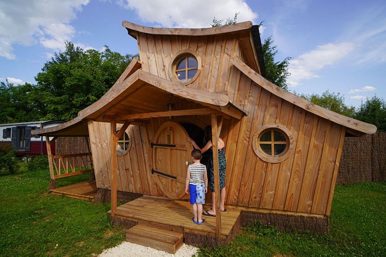 L'Orée des 4 chemins, hébergements insolites à Fontenoy en Puisaye en Bourgogne proche de Guédelon (69)