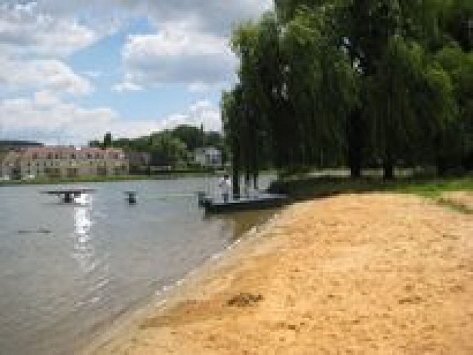 Camping Le Bourgogne - Villeneuve sur Yonne