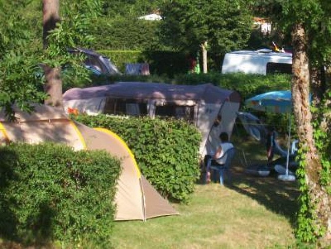 Camping Les Platanes - Charny
