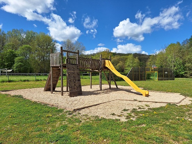 aire de jeux - Camping L'Isle sur Serein