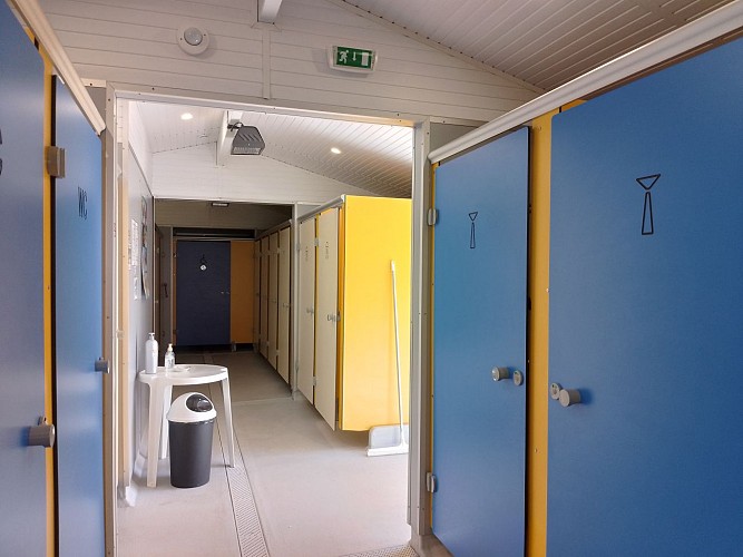 Bloc Sanitaire récent et très propre