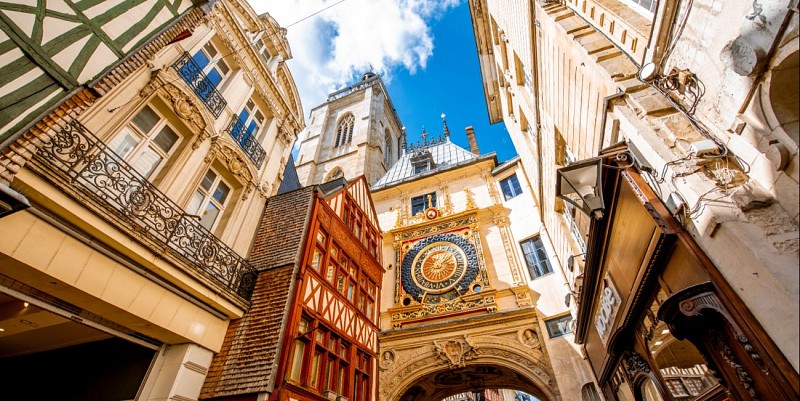le_gros_horloge_de_rouen_istock.com_rosshelen