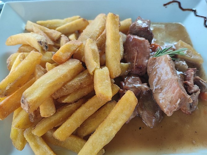 Restaurant Le Montbrun cuisine traditionnelle bar tabac jeux St Leger Thouarsais