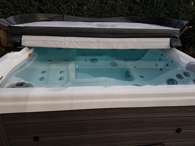 LAC ŒIL MAISON PIERRE VAUVEIX VASSIVIERE