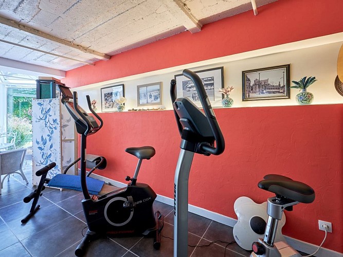 SALLE-DE-SPORTS-A-DISPOSITION-2 (1)