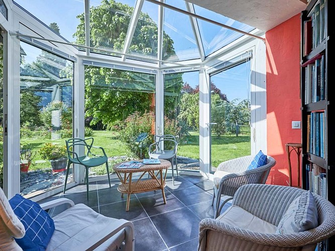 PETIT-SALON-A-DISPOSITION