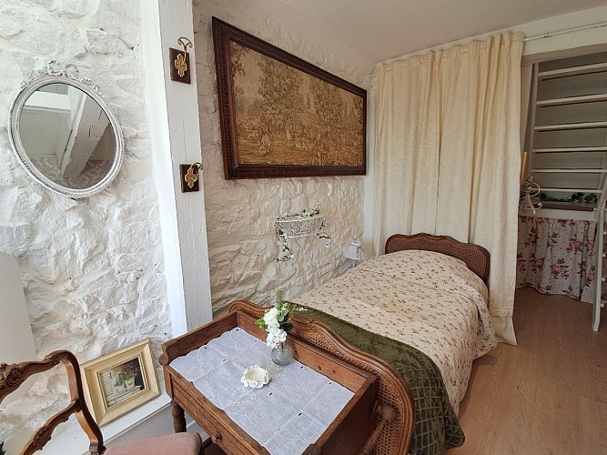 Le Lodge First Floor Single Day Bed