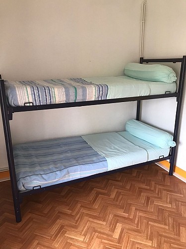 Gîte d'étape - Dortoir  avec 3 lits superposés