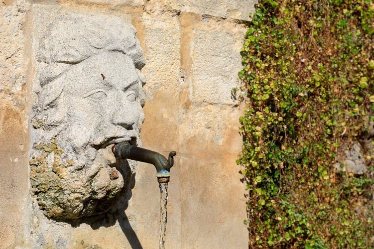 Fontaine de Castellet-en-Luberon