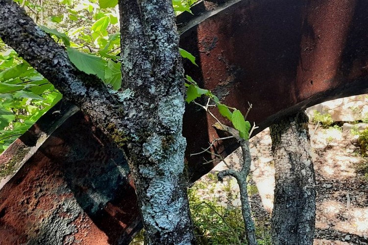 Ceinture d'un ancien four à charbon