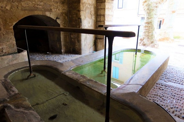 Lavoir à deux bassins