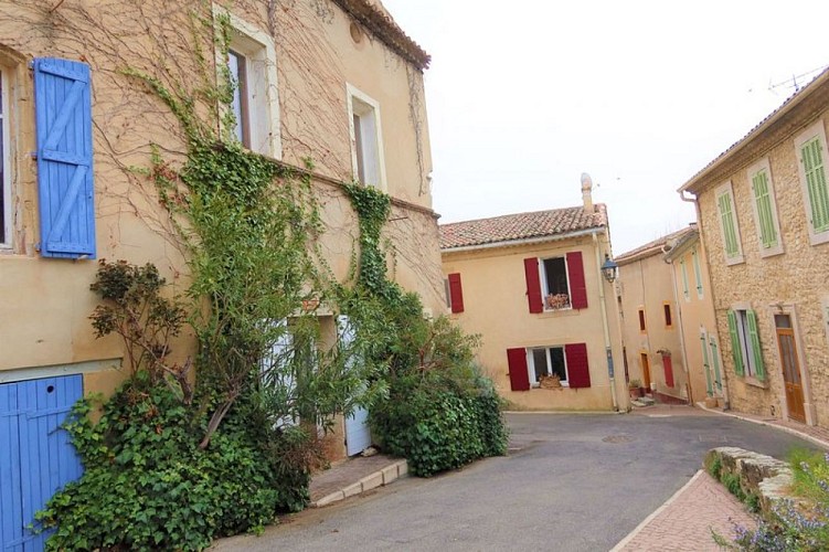 Petite place de la Fontaine rue du Portail Matheron