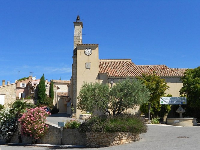 Place du village de Blauvac