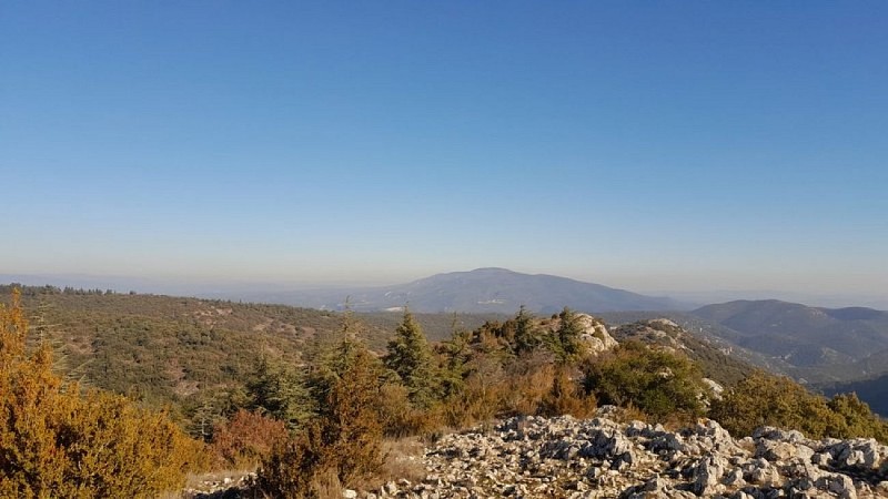 Le Grand Luberon depuis le Portalas