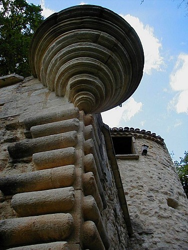 Rempart du Château de Buoux