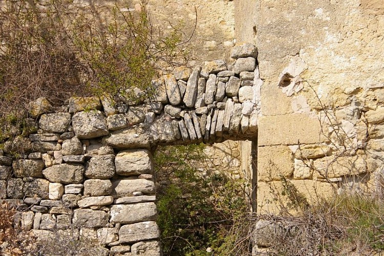 Arche en pierre sèche