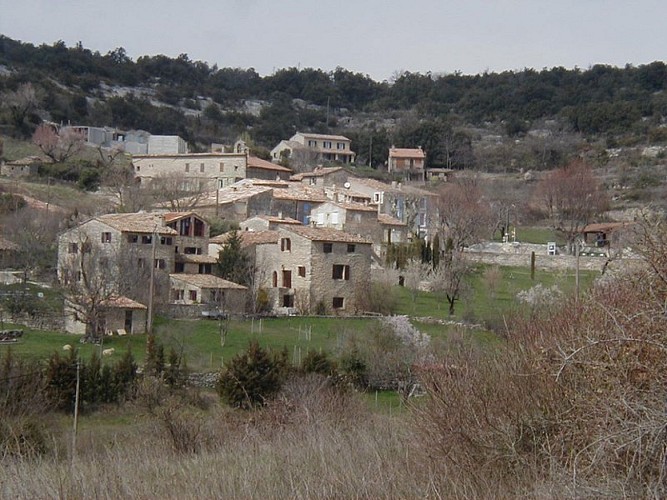 Buoux depuis le chemin de Deyme