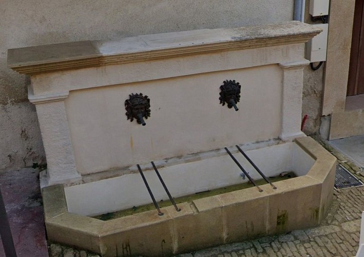 Fontaine-Haute de Cadenet