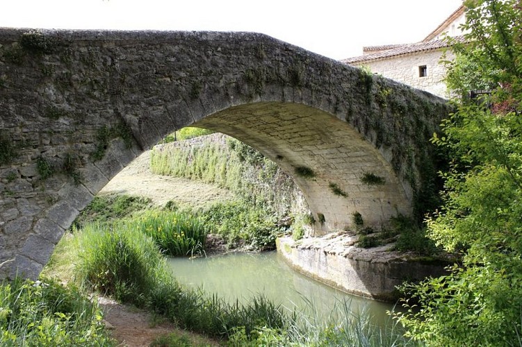 Pont roman de Céreste
