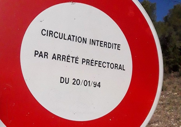 Panneau de réglementation