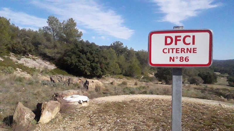 Panneau citerne DFCI