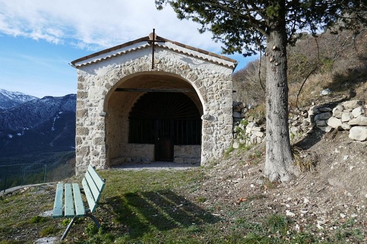 La chapelle Sainte-Marthe, Les Mujouls