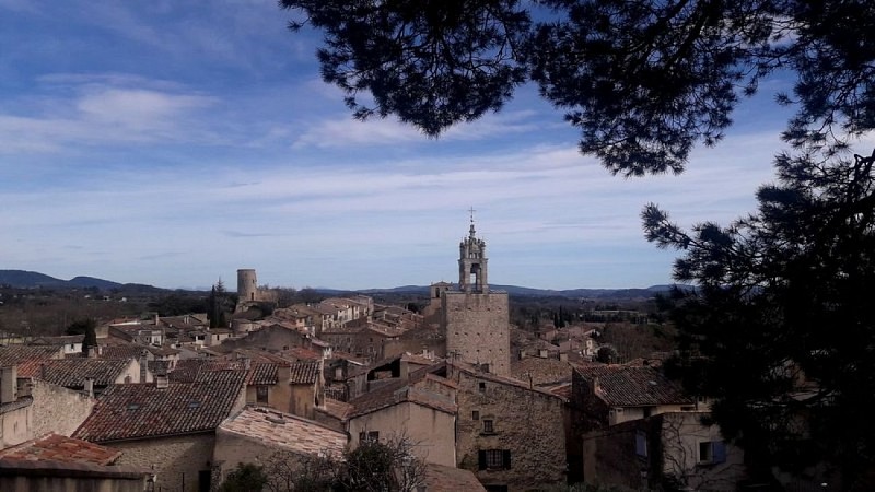 Vue ouest-est sur Cucuron