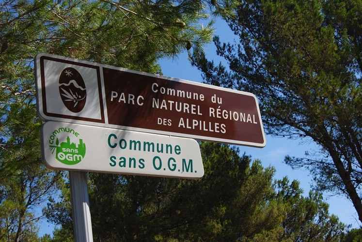 Entrée dans le Parc naturel régional des Alpilles
