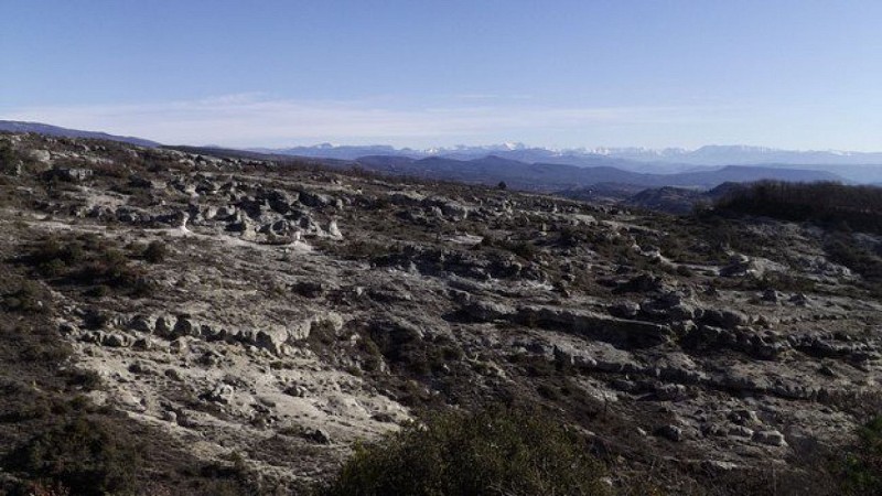 Vue sur les Alpes depuis les Mourres