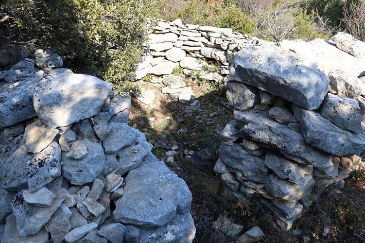 Reliquat d'abris en pierres sèches