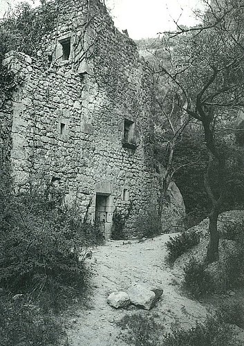 La façade du moulin Jean-de-Marre I