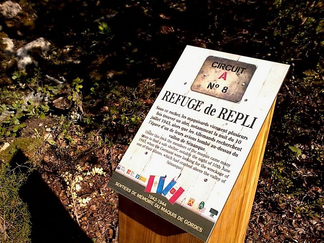 Borne d'interprétation sur le refuge