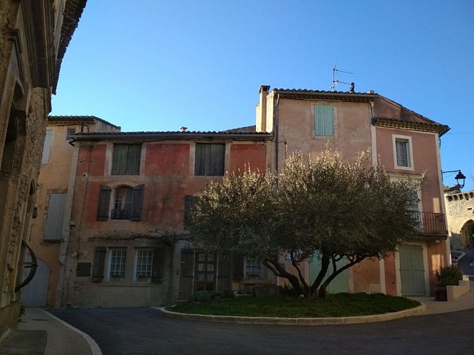 Goult, place Alphonse Bernard