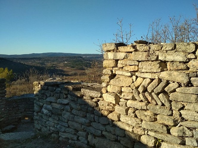 Vue sur Saint-Pantaléon et Gordes