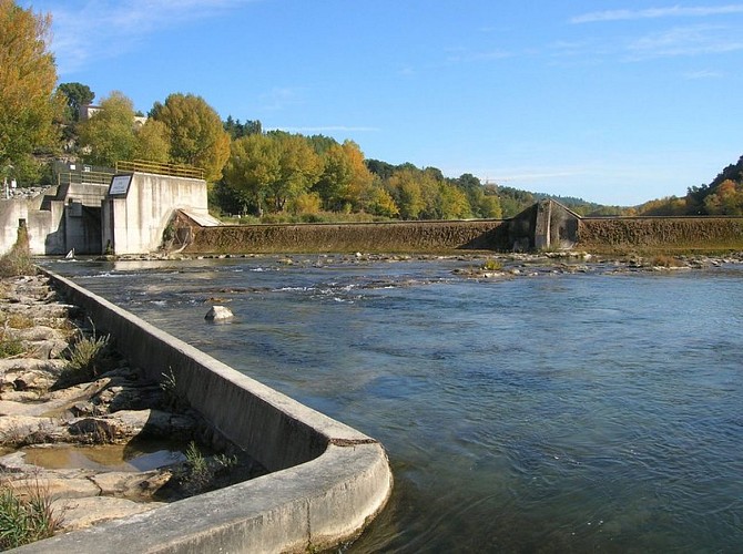 Le barrage seuil de Gréoux