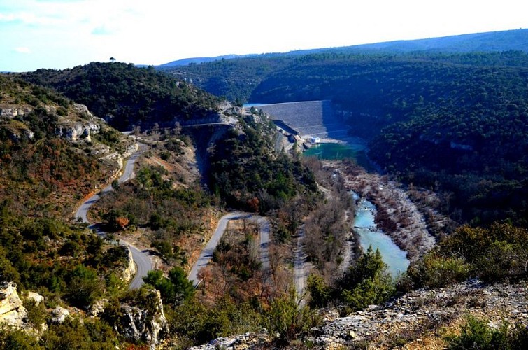 Le barrage de Gréoux