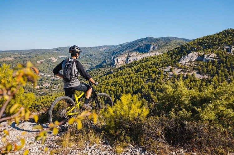 Vue sur les falaises de l'Oule