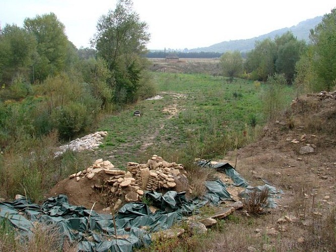 Fouilles sur le dolmen