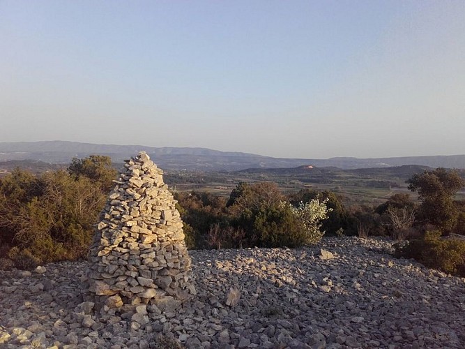 Roussillon et le Luberon depuis la falaise de la Madeleine