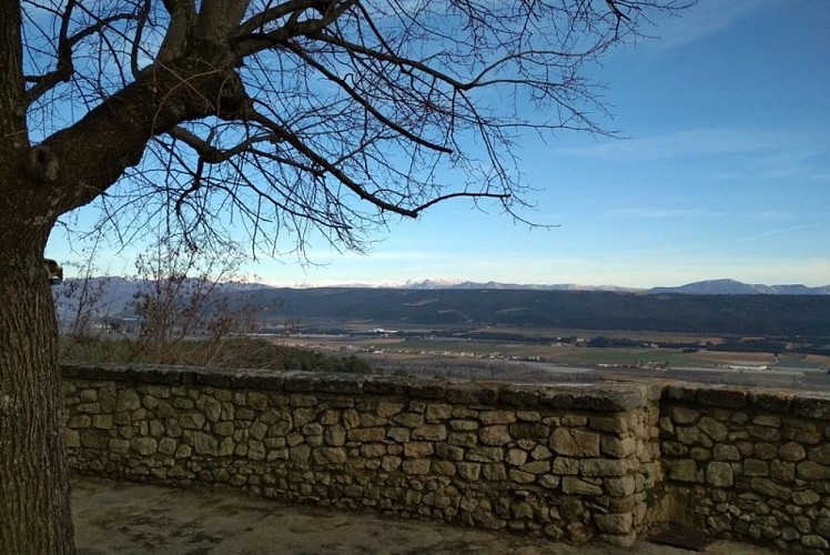 Vue vers l'est depuis Lurs