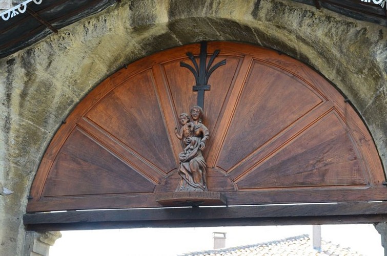 Le grand portail d'entrée de Malemort-du-Comtat