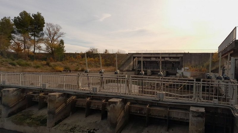 Prise d'eau du Canal de l'Union en cours de nettoyage