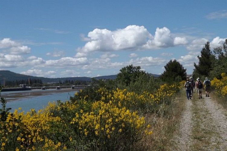 Digue et barrage de Mallemort