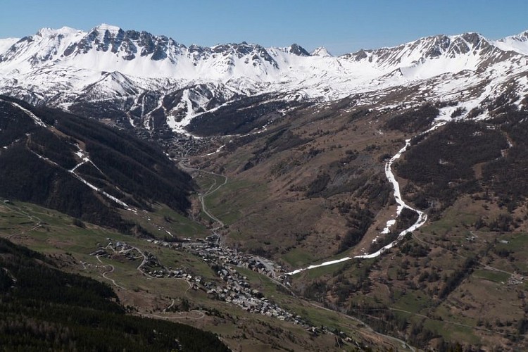 Vue sur les hameaux de Ste-Catherine, Ste-Marie et les Claux