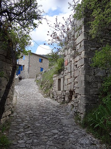 Calade à l'entrée orientale de Reilhanette