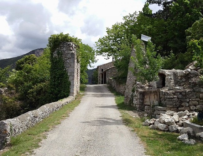 Porte de Curnier, Sahune