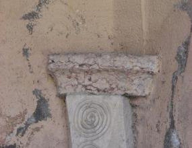 Détail pierre de taille de l'église vieille, Saint-Crépin