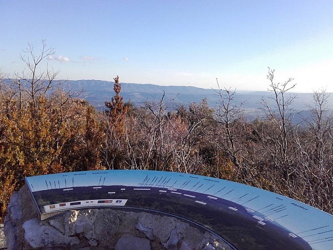 Vue sur la vallée du Calavon