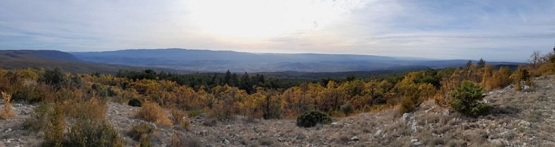 Vue sud du Cluyer l'automne