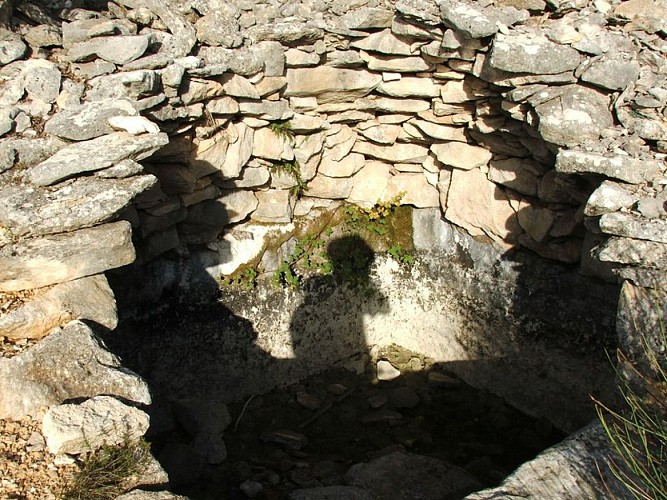 Aiguier partiellement couvert